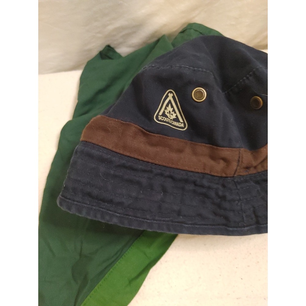 Scouts Canada cap hat beanie XL Youth And Green Scarf Bundle
